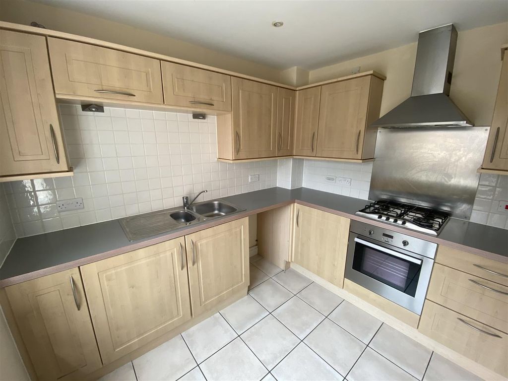 Property photo 2 of 16 Kitchen