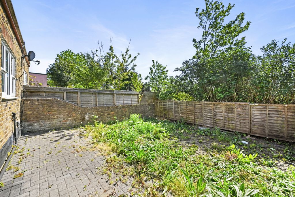 Property photo 3 of 15 Photo 9