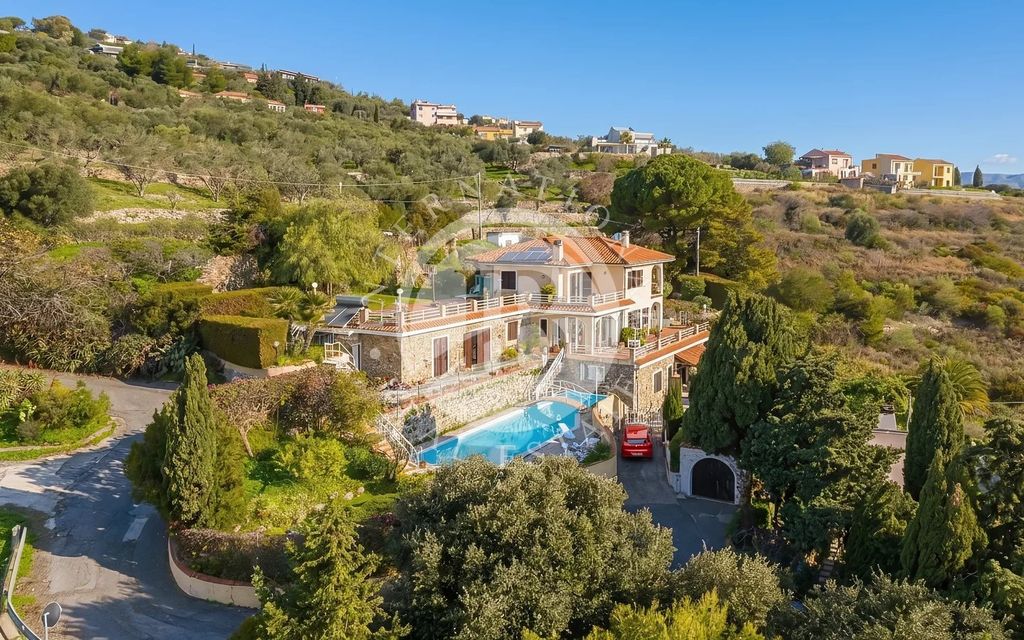 Property photo 2 of 28