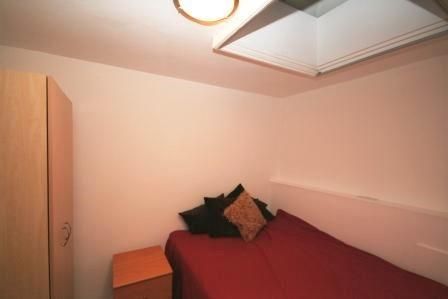 Property photo 3 of 10 Bm8Upper Bedroom3.Jpg