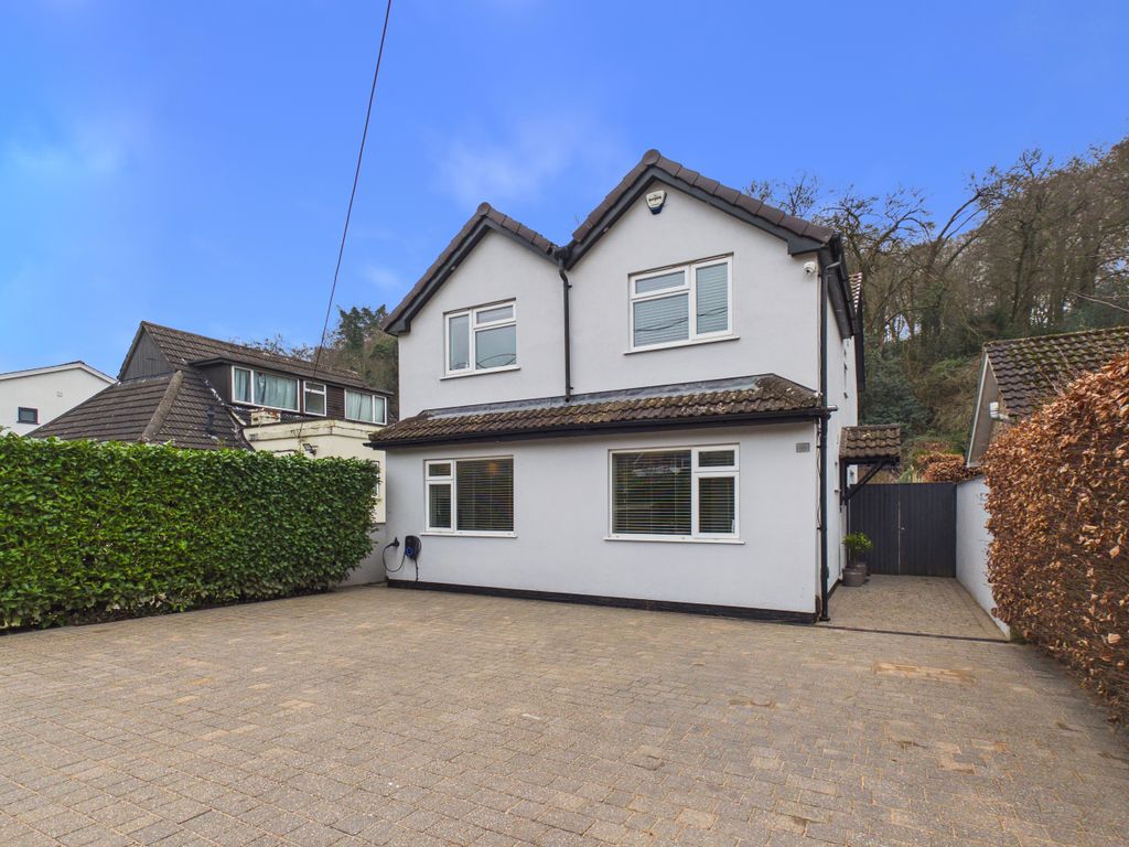 Property photo 1 of 27 Cam01984G0-Pr0570-Still026