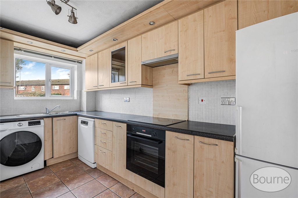 Property photo 3 of 16 Picture 3