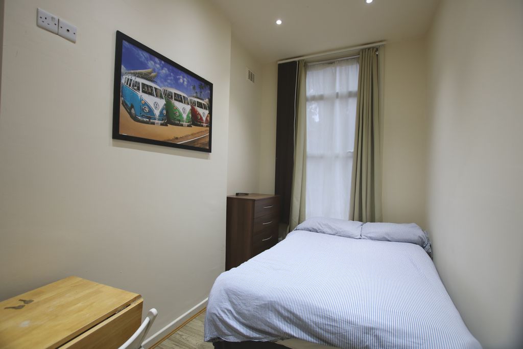 Property photo 1 of 4