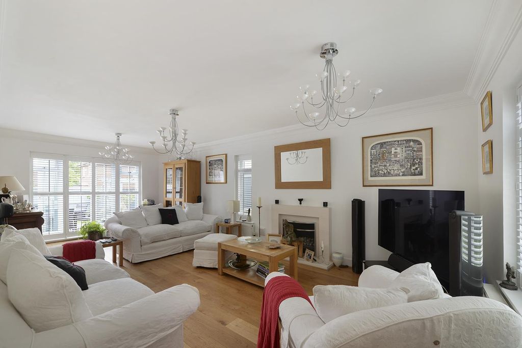 Property photo 3 of 21 68Braeburn02.Jpg