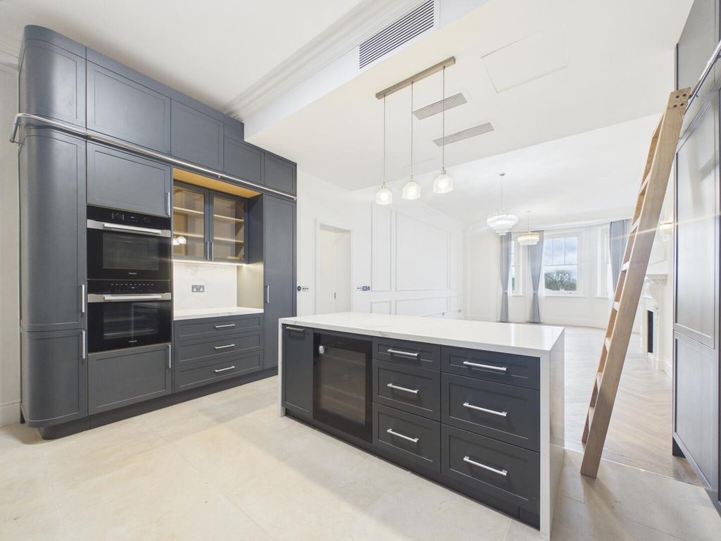 Property photo 1 of 18 Kitchen