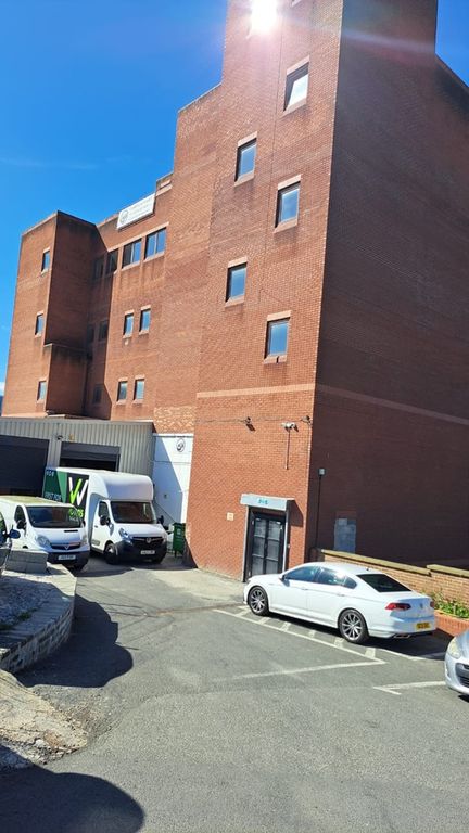 Property photo 1 of 8