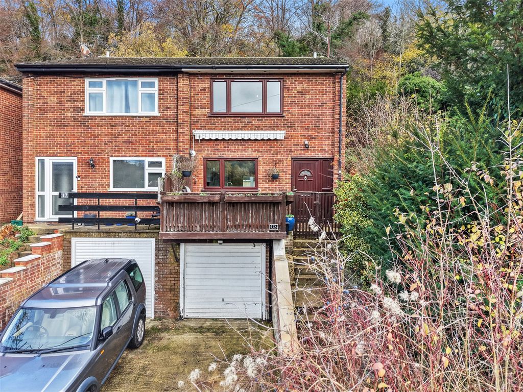 Property photo 1 of 21 Picture No. 01