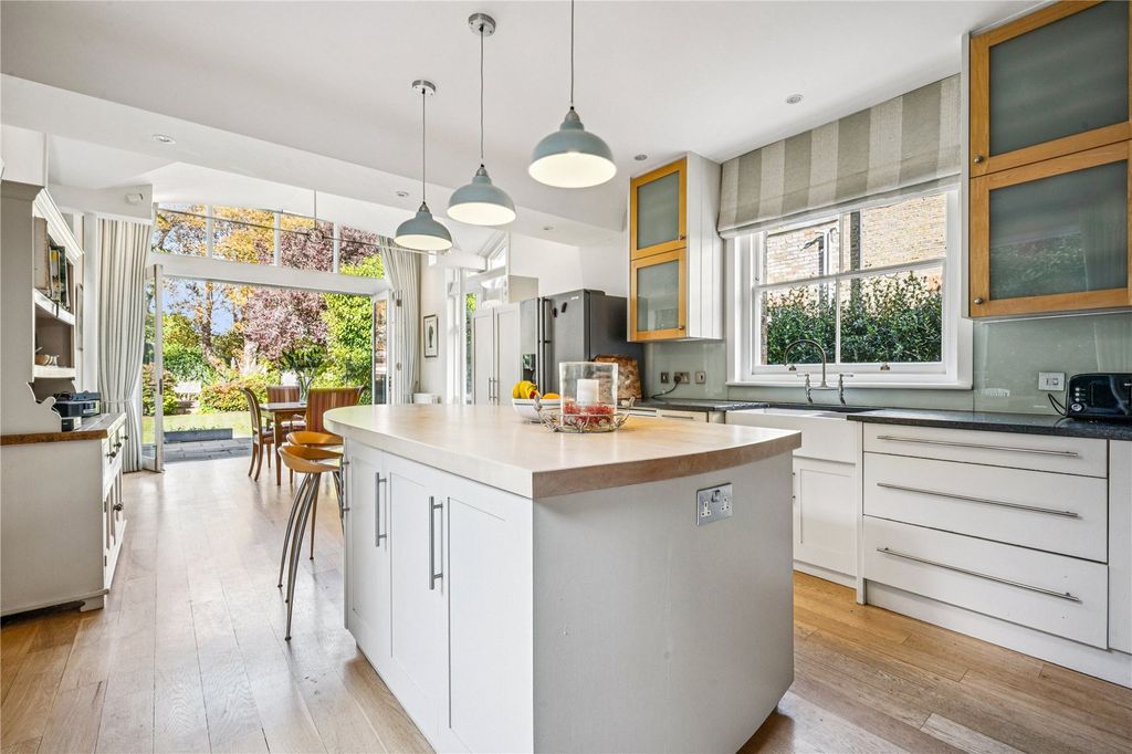 Property photo 2 of 23 Picture No. 07