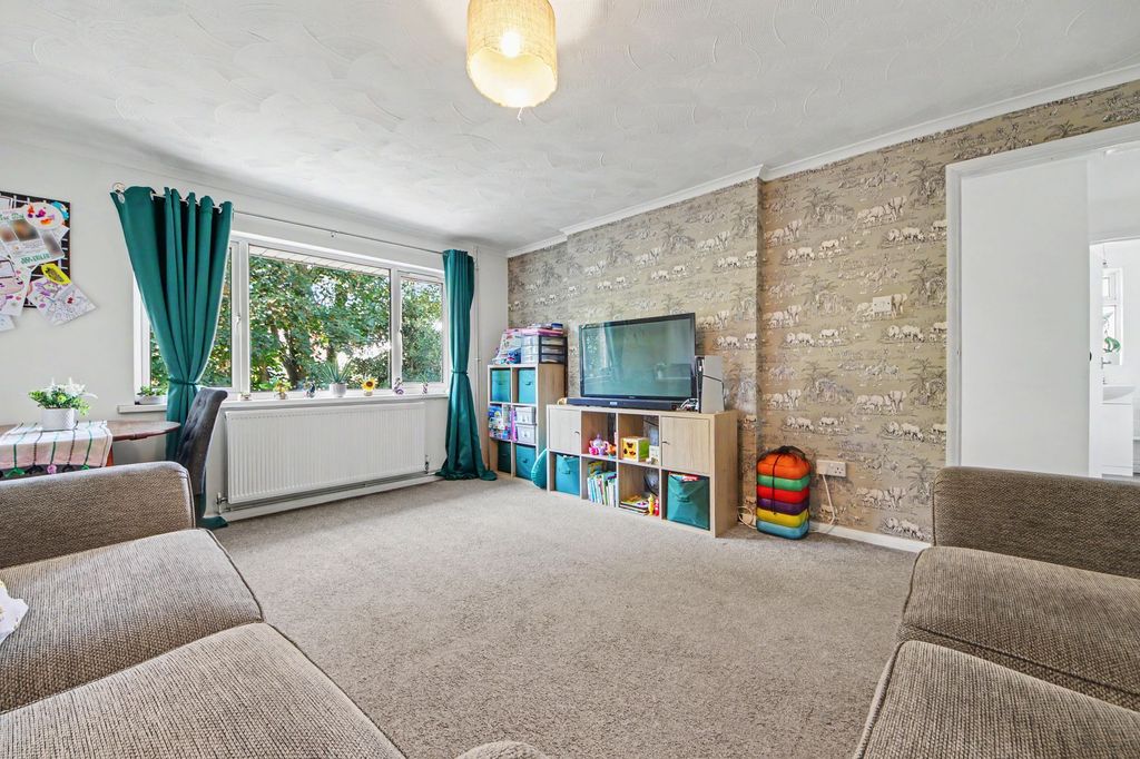 Property photo 2 of 11