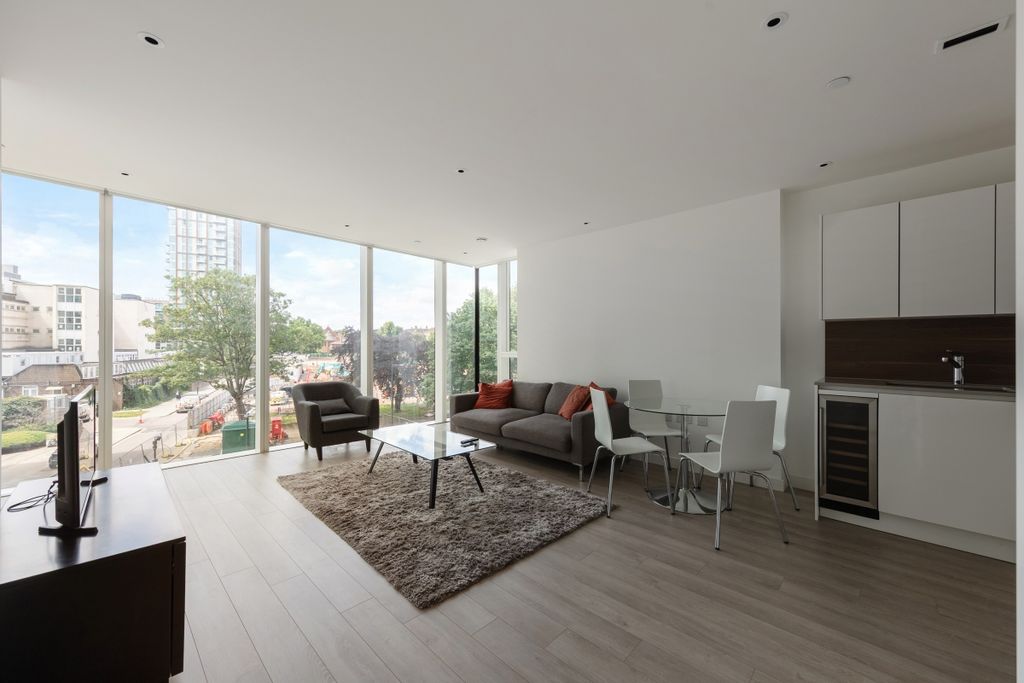 Property photo 1 of 15 094A1574