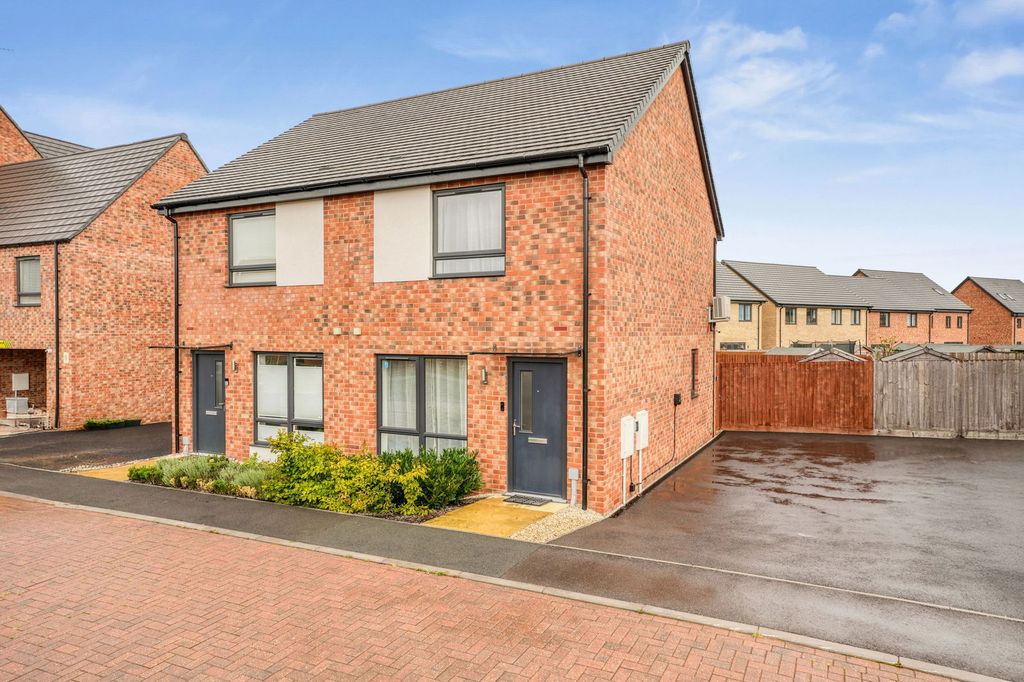 Property photo 1 of 21