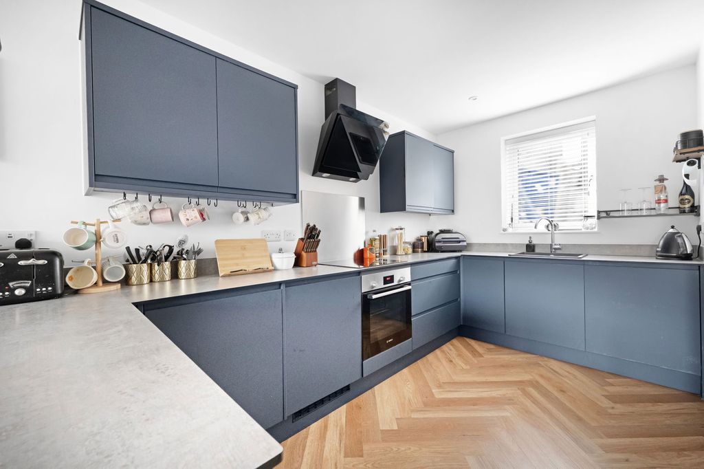 Property photo 3 of 22