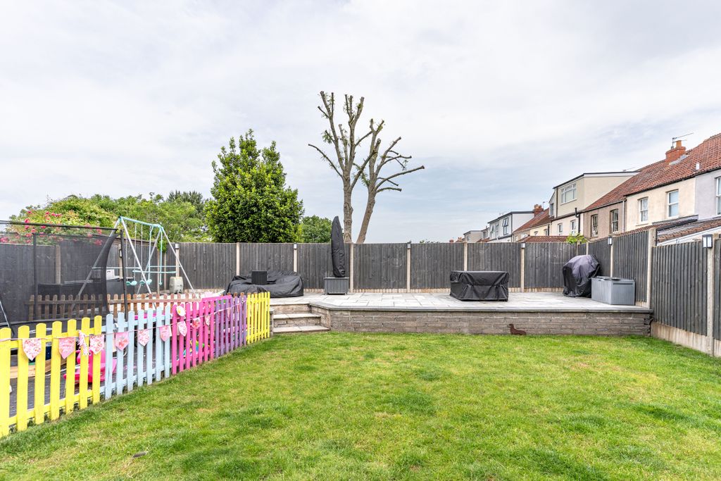 Property photo 1 of 17 2