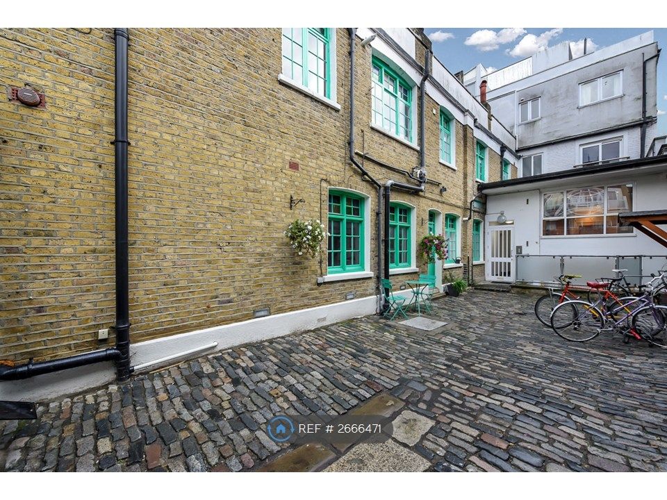 Property photo 1 of 10 Private Residents Courtyard