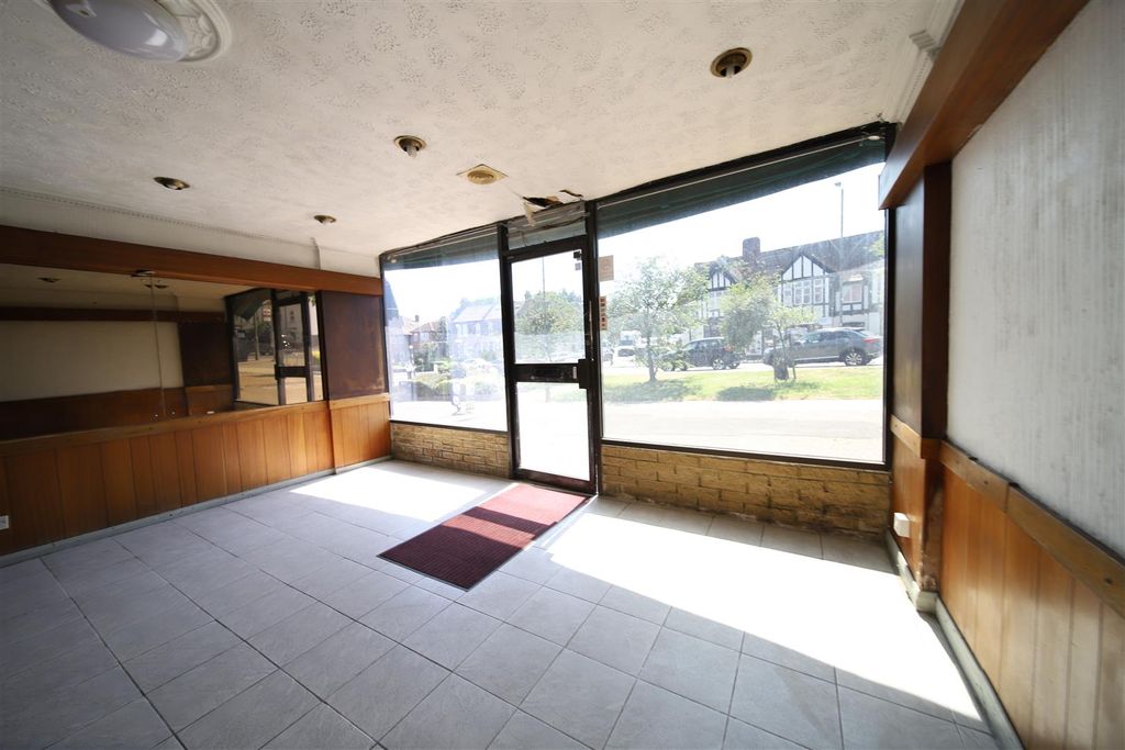 Property photo 3 of 16 Inside3.Jpg