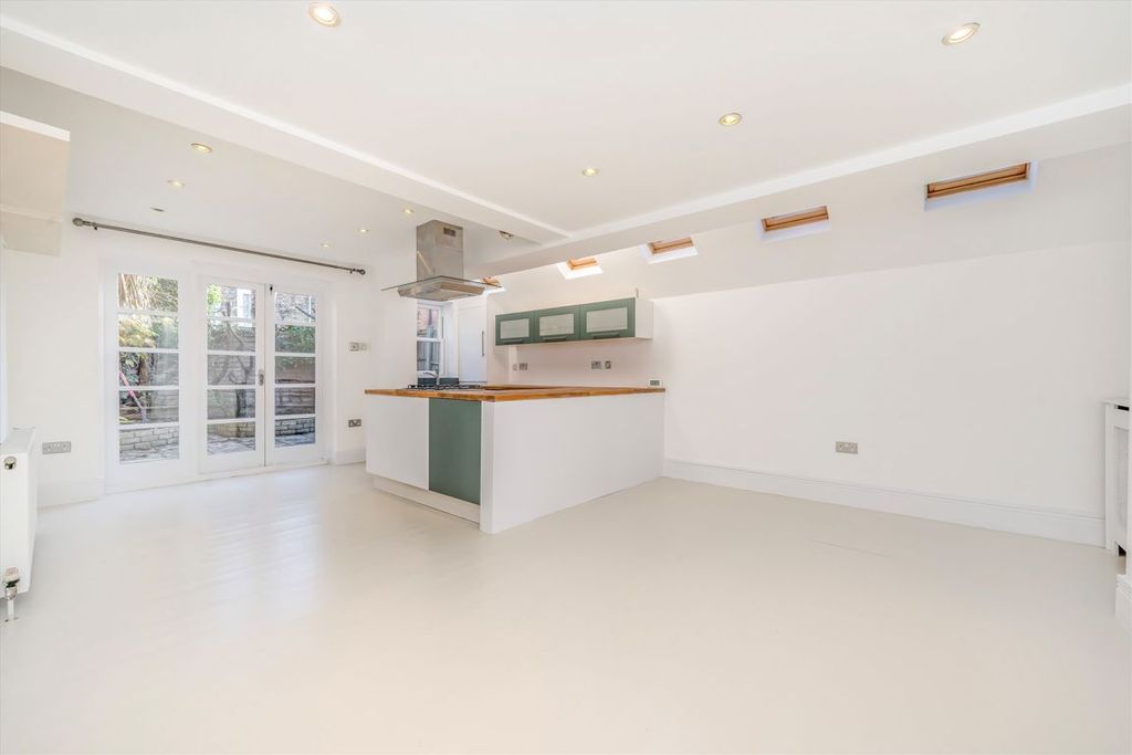 Property photo 3 of 8