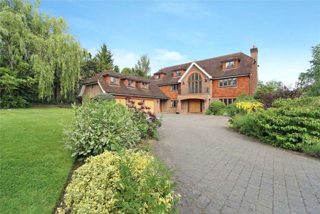 Property photo 1 of 9