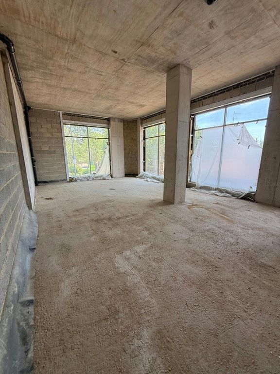 Property photo 2 of 6 139B Beaumont Road - 4.Jpg