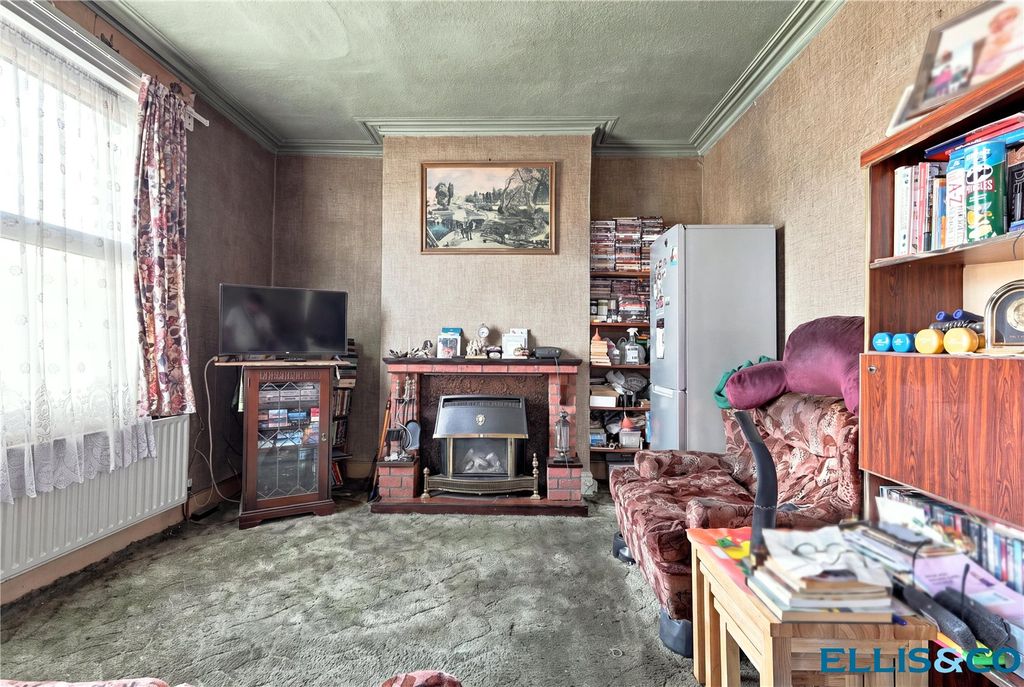 Property photo 2 of 14 Picture No. 08
