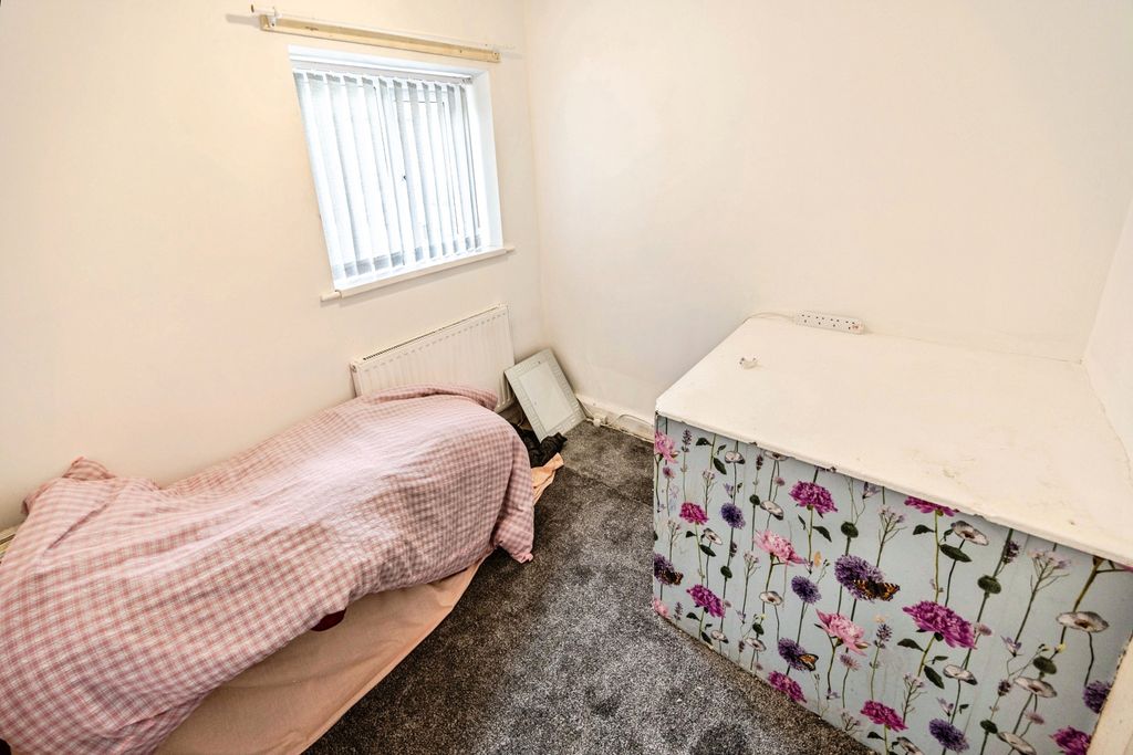 Additional image 7 of 3 bed semi-detached house for saleHighlands Avenue, Huddersfield HD5