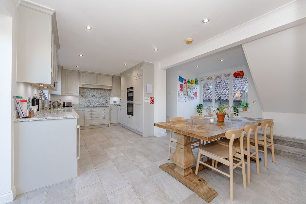 Property photo 1 of 30