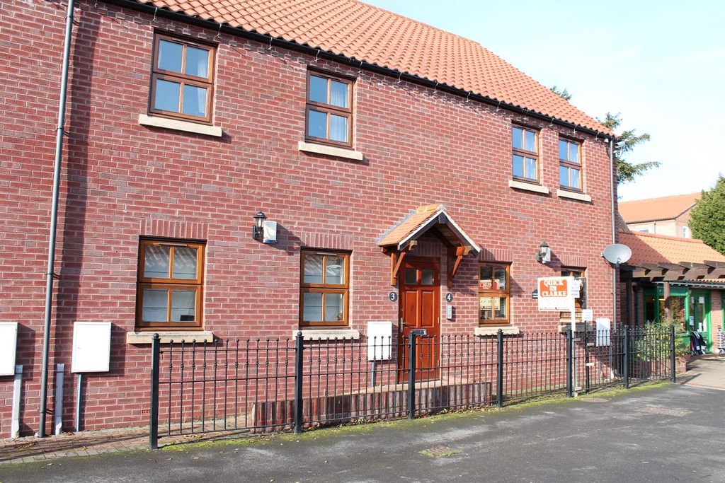 Property photo 1 of 7 Outside (Main)