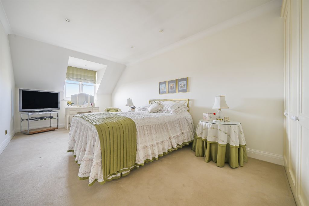 Additional image 9 of 3 bed penthouse for saleCrescent Road, Enfield EN2