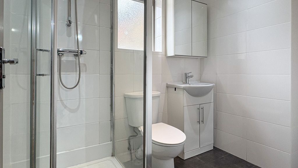 Property photo 3 of 8 Bathroom