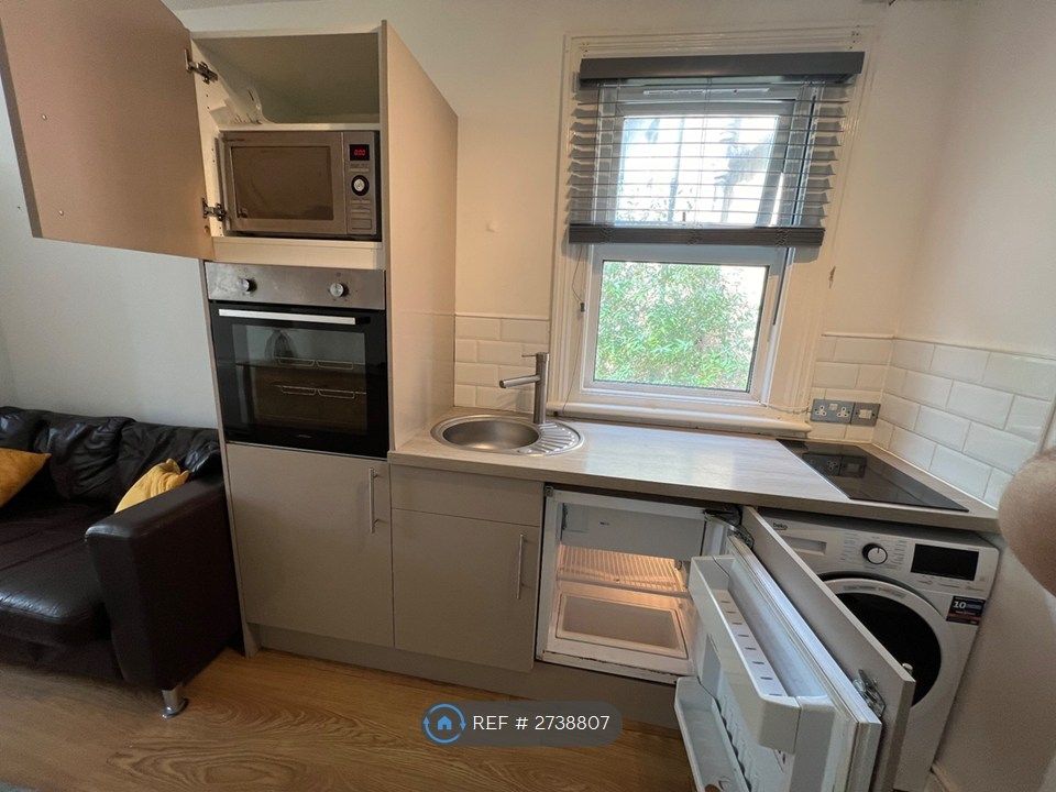 Property photo 3 of 17 Integrated Appliances Incl Bluetooth Washer Dryer