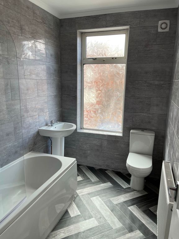 Property photo 2 of 7 Photo 1