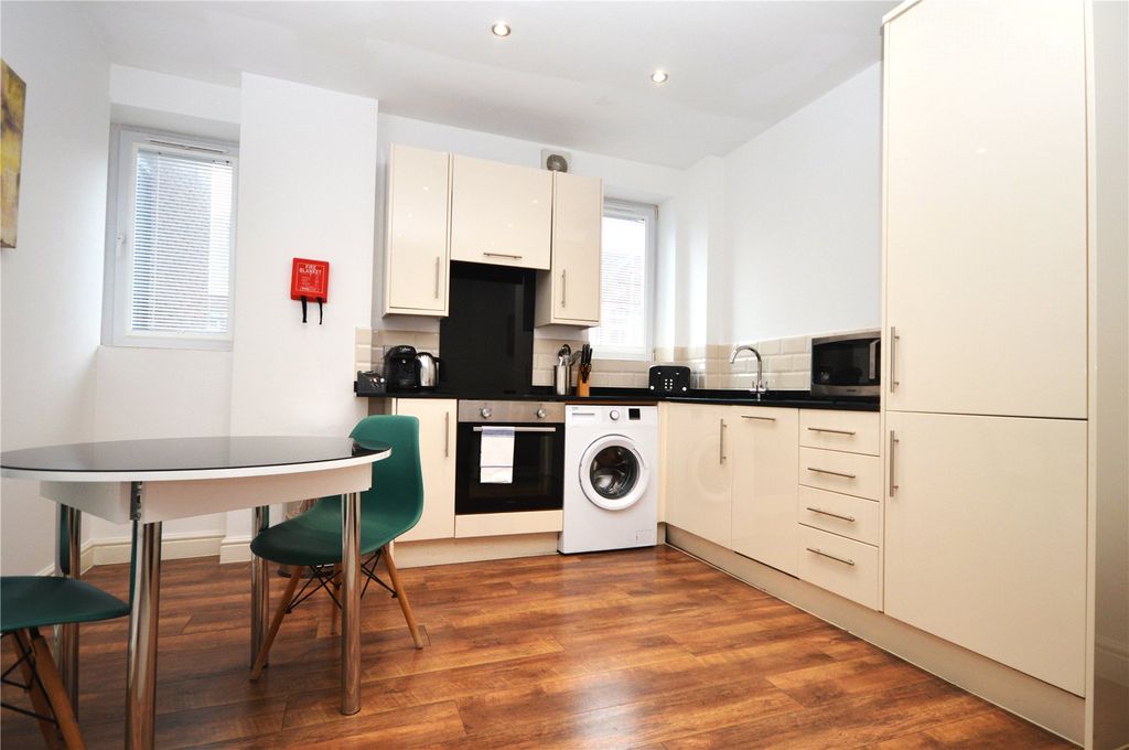 Property photo 3 of 5 Picture No. 18