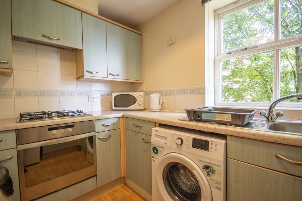 Property photo 3 of 11 7-6