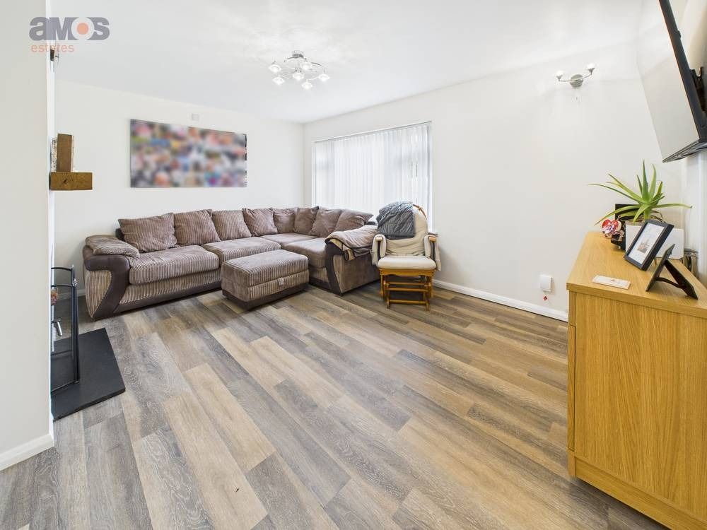 Property photo 3 of 25 4813283