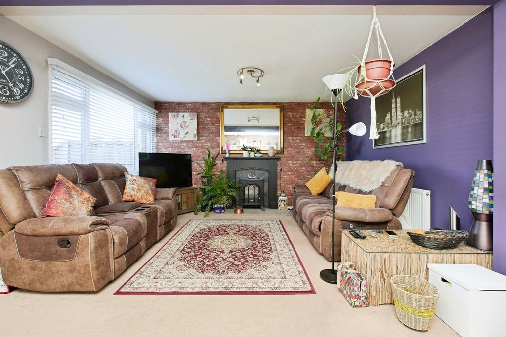 Property photo 3 of 15 Pbox-Img.Jpg
