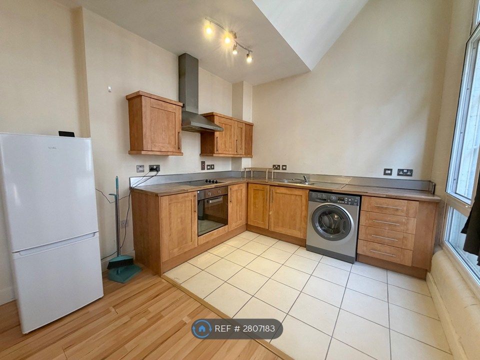 Property photo 3 of 14 Kitchen