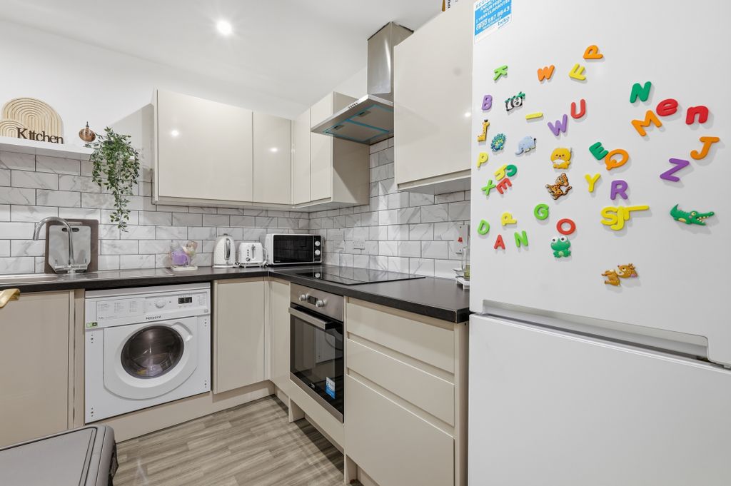 Property photo 3 of 11 Img_7421