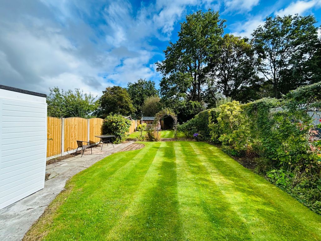 Property photo 2 of 25