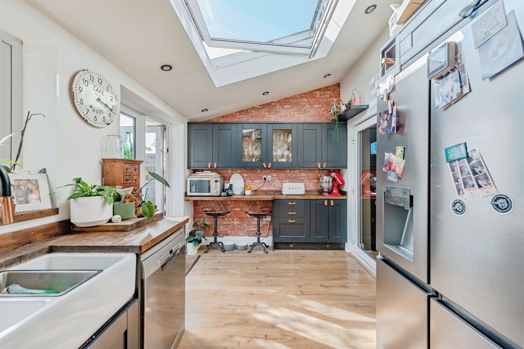 Property photo 2 of 17