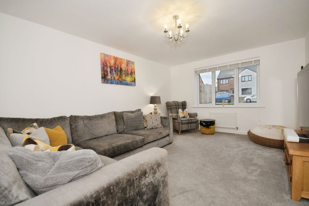 Property photo 3 of 25 Pbox-Img.Jpg