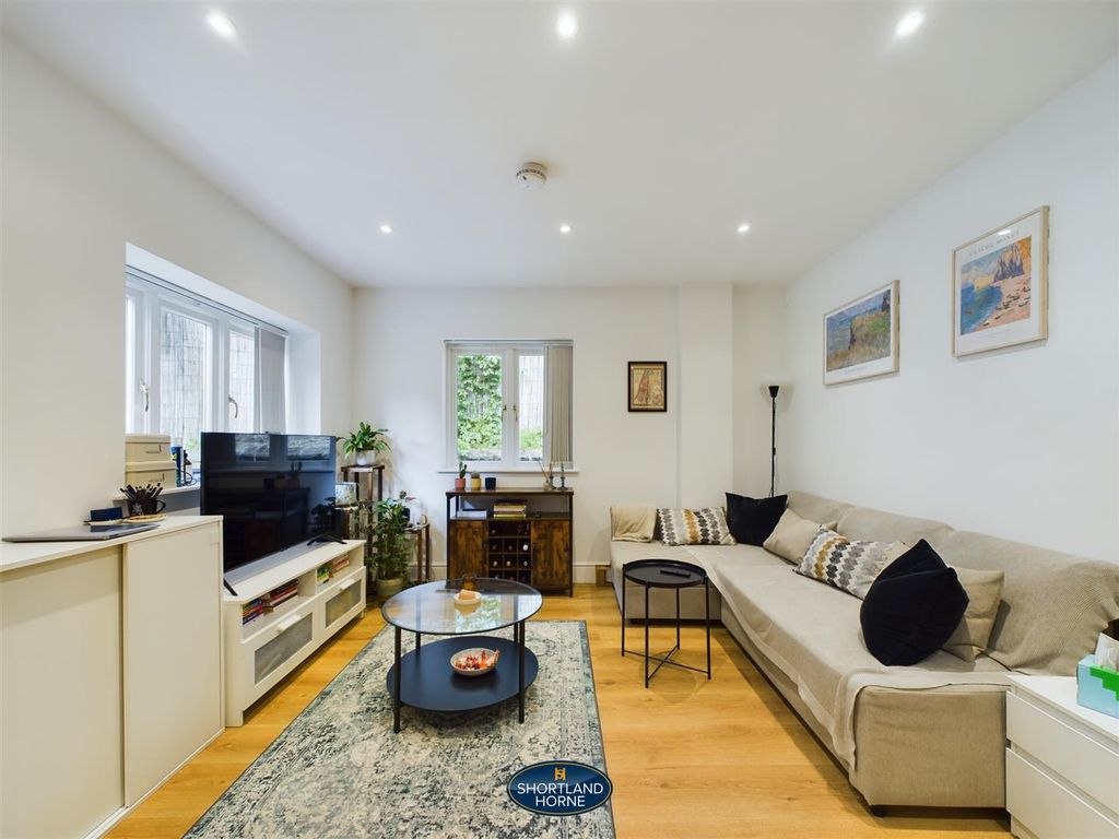 Property photo 3 of 6 Cam01906G0-Pr0235-Still001.Jpg