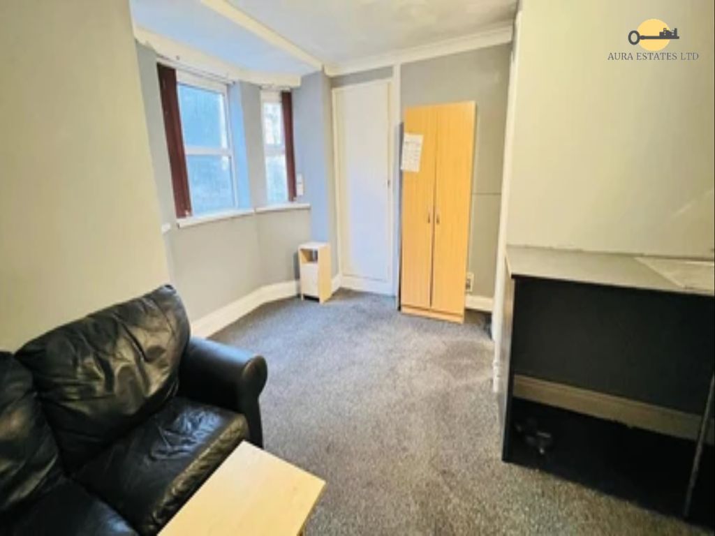 Property photo 1 of 3