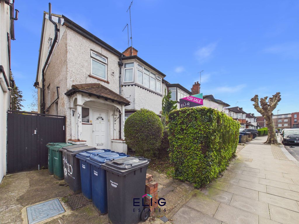 Property photo 1 of 18 6 Bed Semi-Detached House For Sale Princes Park Avenue, London Nw11