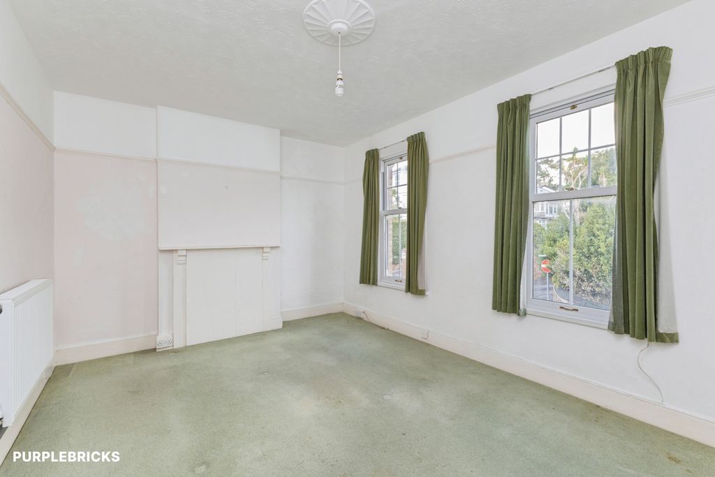 Property photo 2 of 26