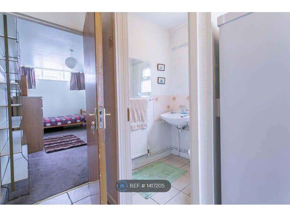 Property photo 3 of 31 Downstairs Toilet And Bedroom.