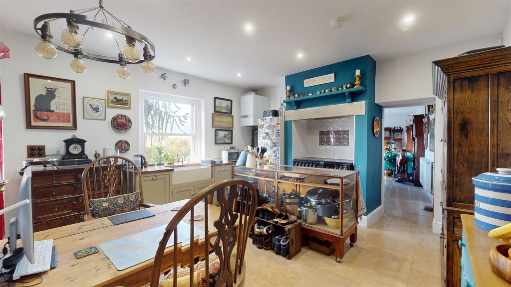 Property photo 3 of 23 Dining Kitchen