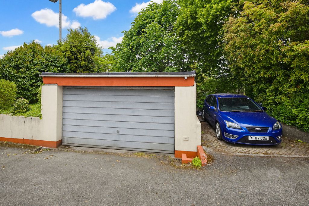 Property photo 3 of 15