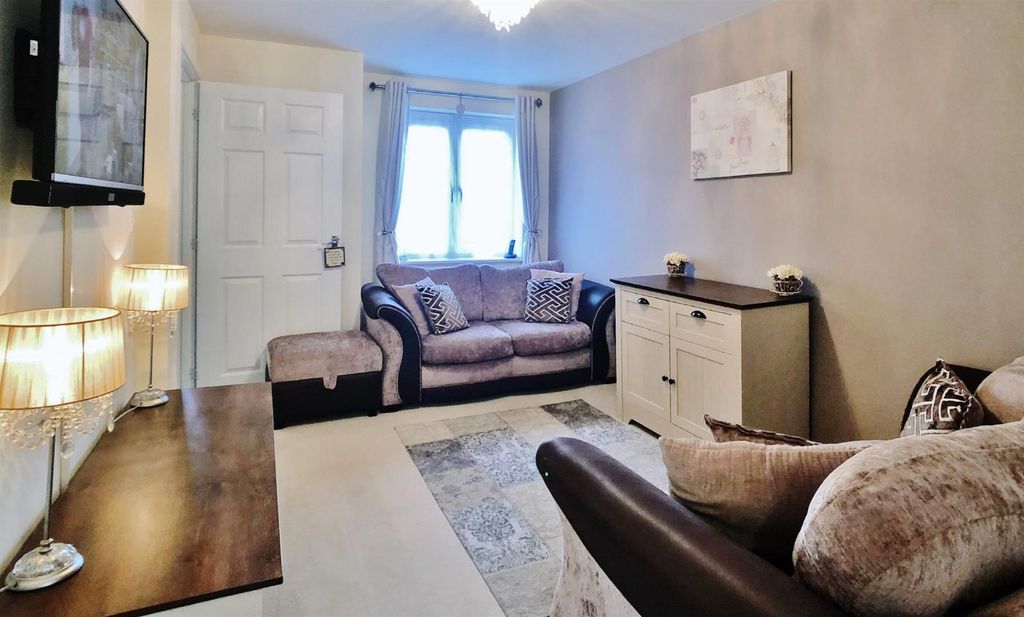 Property photo 2 of 6