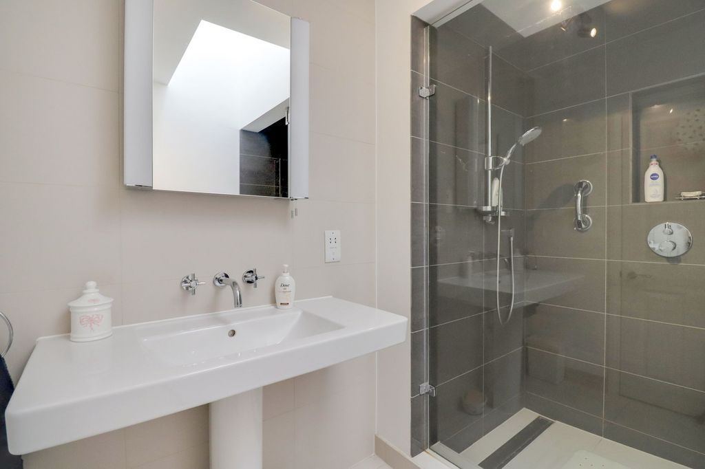 Additional image 17 of 4 bed detached house for salePemberton Road, East Molesey KT8