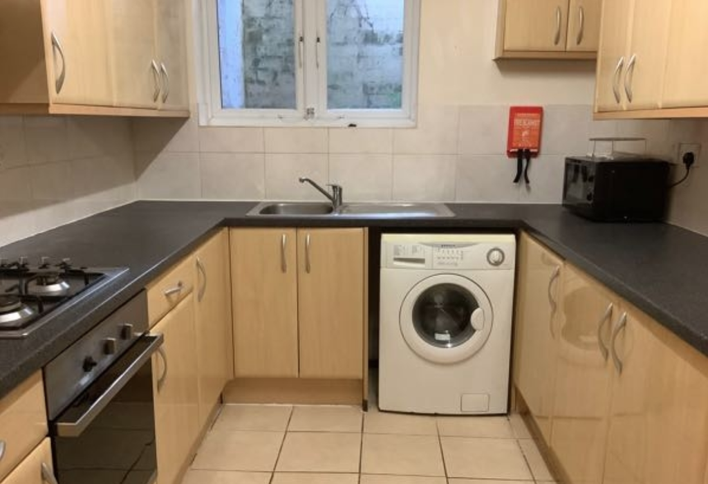 Property photo 3 of 6