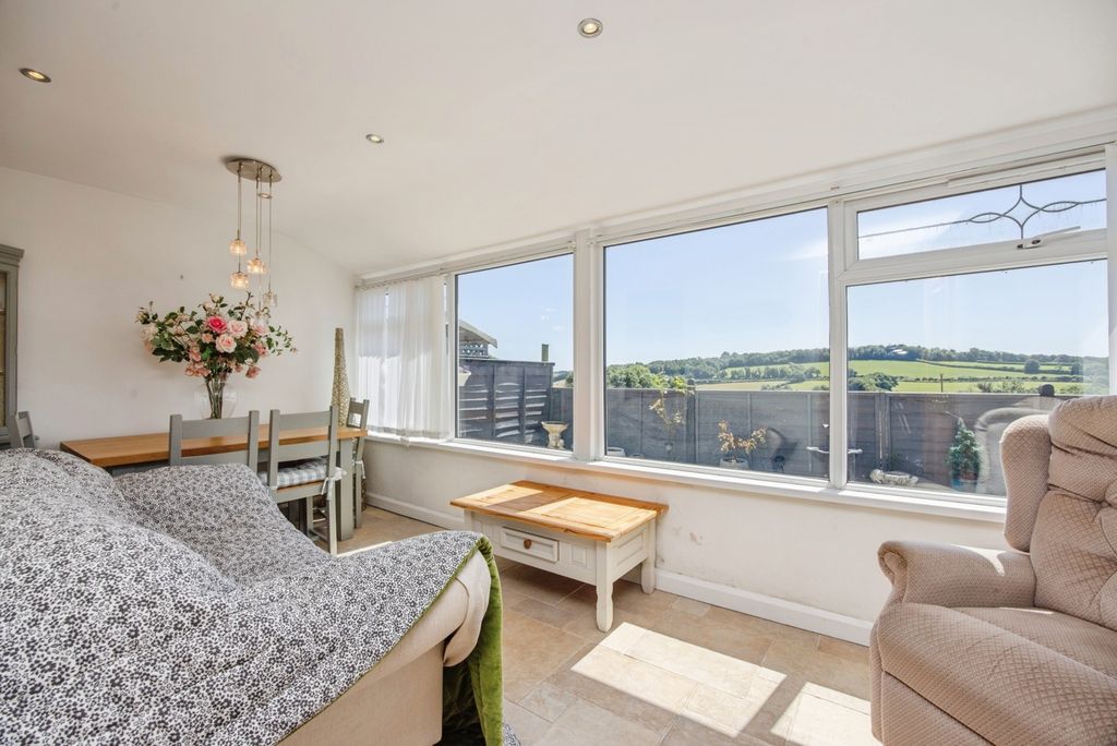 Property photo 2 of 17 Conservatory